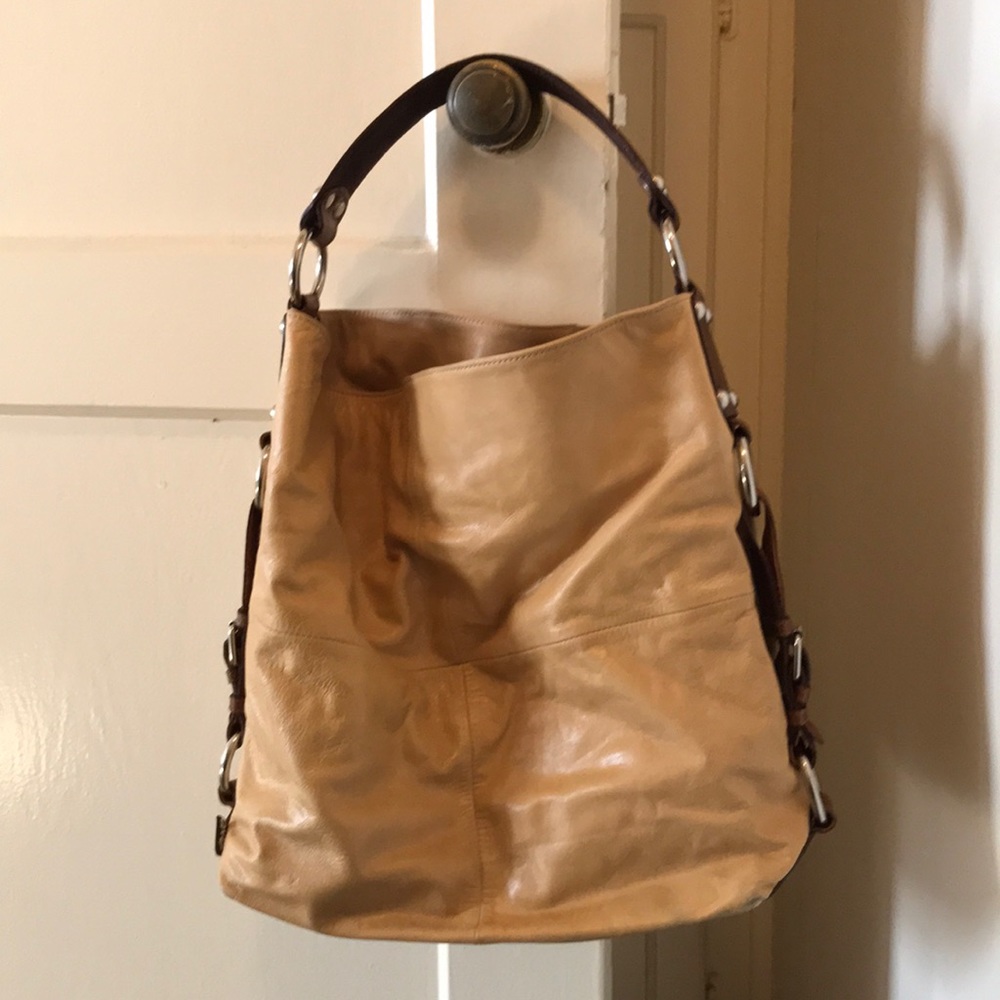 Tano Shoulder bag